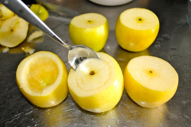 Яблоки: польза и вред для организма, пищевая ценность и лечебные свойства, правила выбора и хранения