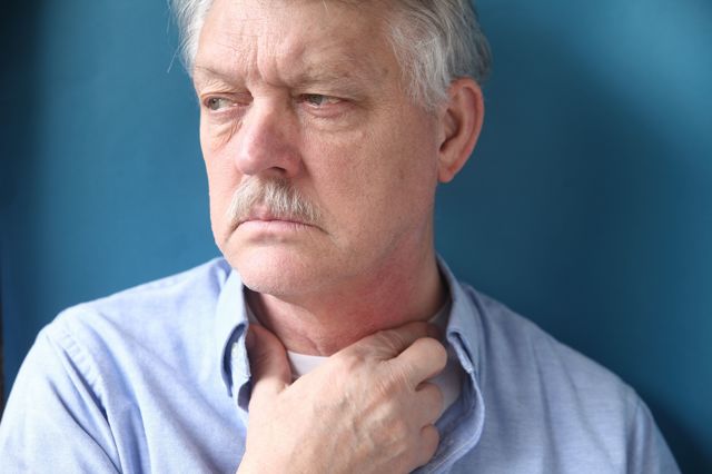 Заболевания щитовидной железы у мужчин: причины возникновения, характерные симптомы, методы лечения и профилактики