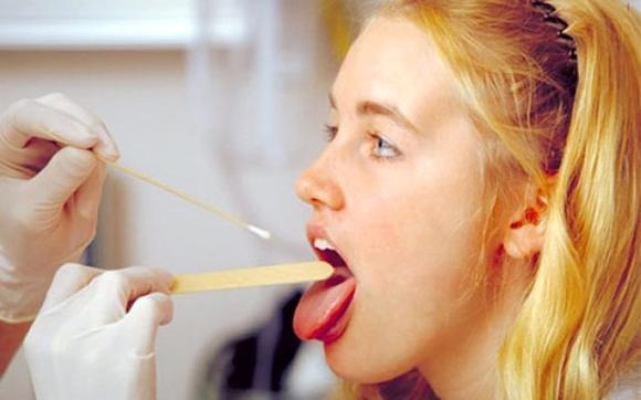 Зачем проводят мазки из носа и зева: выявление инфекции и аллергии