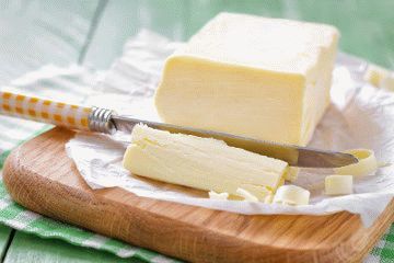 Жирные молочные продукты: польза и вред, сравнение с обезжиренной пищей