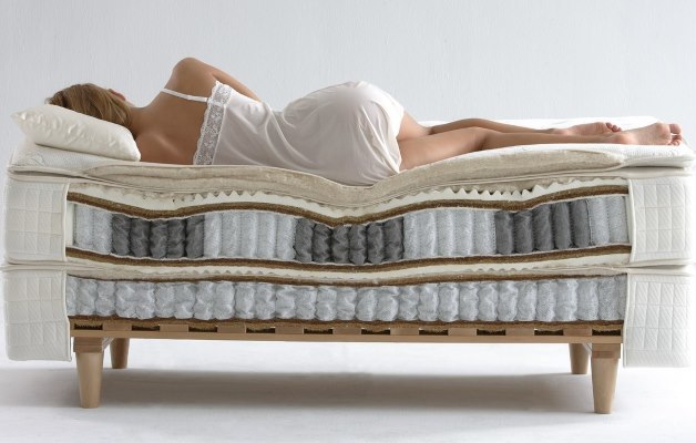 Как правильно спать при шейном остеохондрозе: поза, правила выбора формы и наполнителя подушки, матраса, избавление от ночной боли, рекомендации специалистов