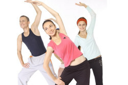 Комплекс упражнений при остеохондрозе позвоночника: разновидности гимнастики в домашних условиях, действующие программы ЛФК для мужчин и женщин