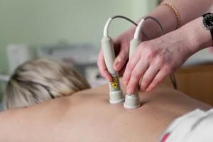 Лечение током (токи бернара) при остеохондрозе: механизм воздействия, эффективность и курс терапии, плюсы и минусы
