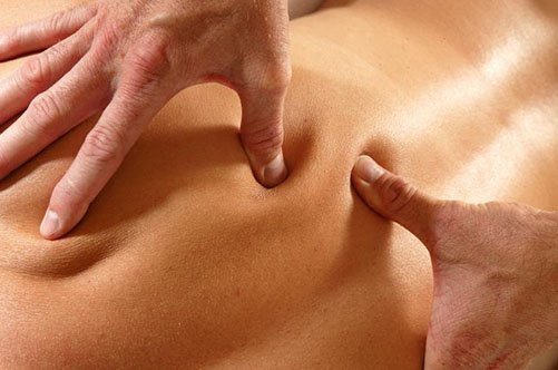 Массаж при остеохондрозе грудного отдела позвоночника: виды, особенности подготовки и проведения процедуры, когда противопоказана, преимущества