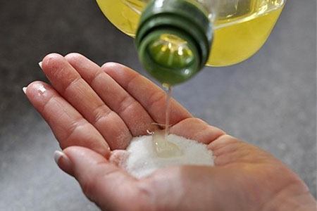 Соль и масло против остеохондроза: прогревание, народные рецепты, показания и противопоказания, когда назначается, отзывы