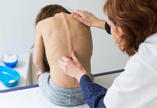 Упражнения для укрепления мышц спины при остеохондрозе: разрешенные и запрещенные комплексы для лечения, рекомендации врачей