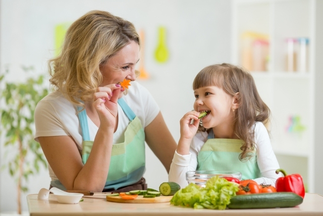 Диета при аллергии у ребенка: правила питания, перечень продуктов, однодневное меню