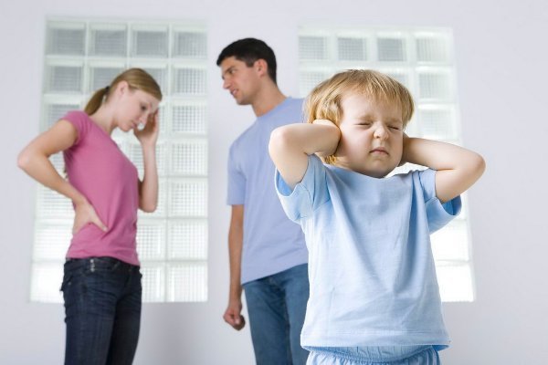 Если ребенок застал вас во время близости: 4 варианта объяснения и 4 рекомендации психолога