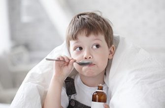 Как дать ребенку лекарство, чтобы не выплюнул: 6 советов от врача-педиатра