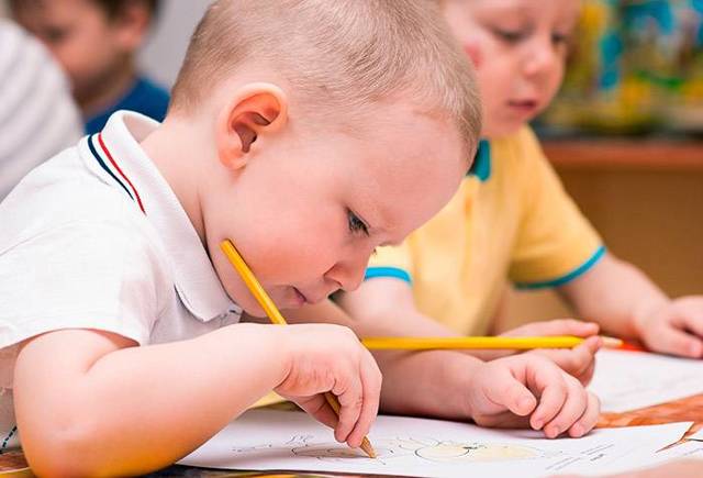 Как правильно держать ручку при письме: 6 секретов от детского психолога, как научить ребёнка