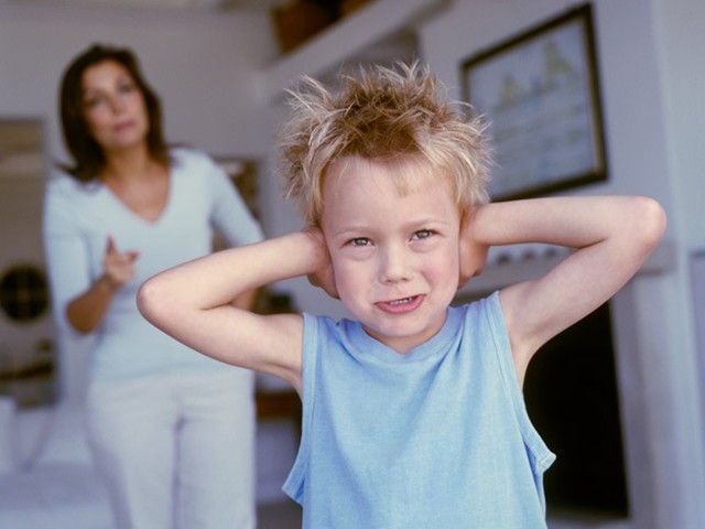 Кризис 3 лет: что это такое, 7 главных признаков, рекомендации для родителей от детского психолога
