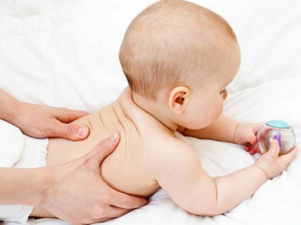 Массаж при кашле у ребенка: 5 разновидностей и рекомендации педиатра