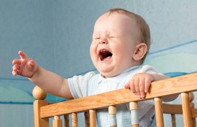 Почему ребенок плачет во сне: 10 факторов и 8 способов устранения проблемы