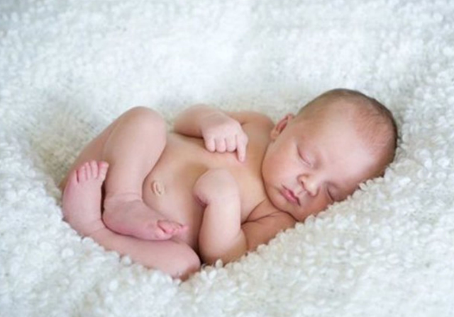 Понос у ребенка (новорожденного, грудничка) с температурой и без: 36 причин, лечение