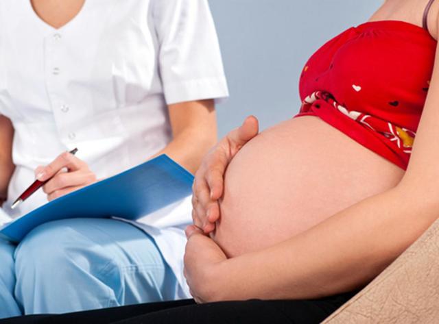 Причины появления мажущих выделений при беременности