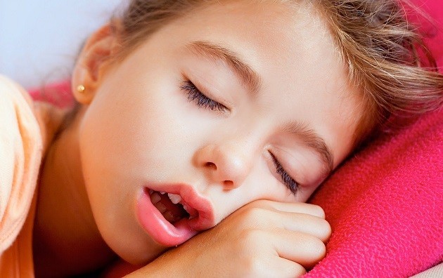 Ребенок храпит во сне: 8 причин, 4 способа лечения, методы профилактики