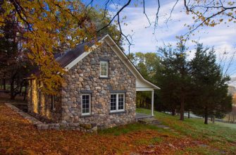 Дома из камня: преимущества каменной архитектуры